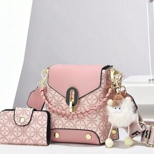 NWT Elegant Pink designer style Women's  Crossbody Bag Set